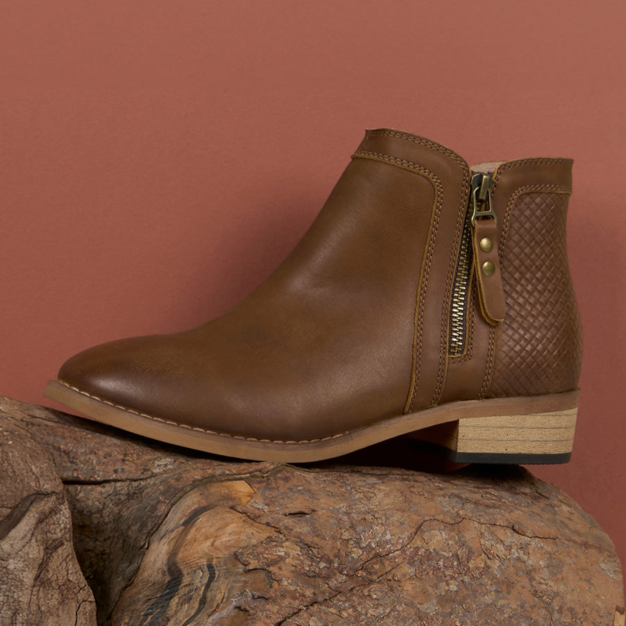 THOMAS COOK WOMENS HYDE BOOTS