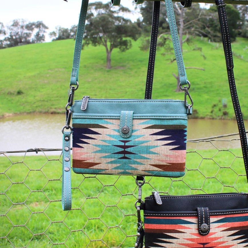 WRANGLER AZTEC CLUTCH BAG