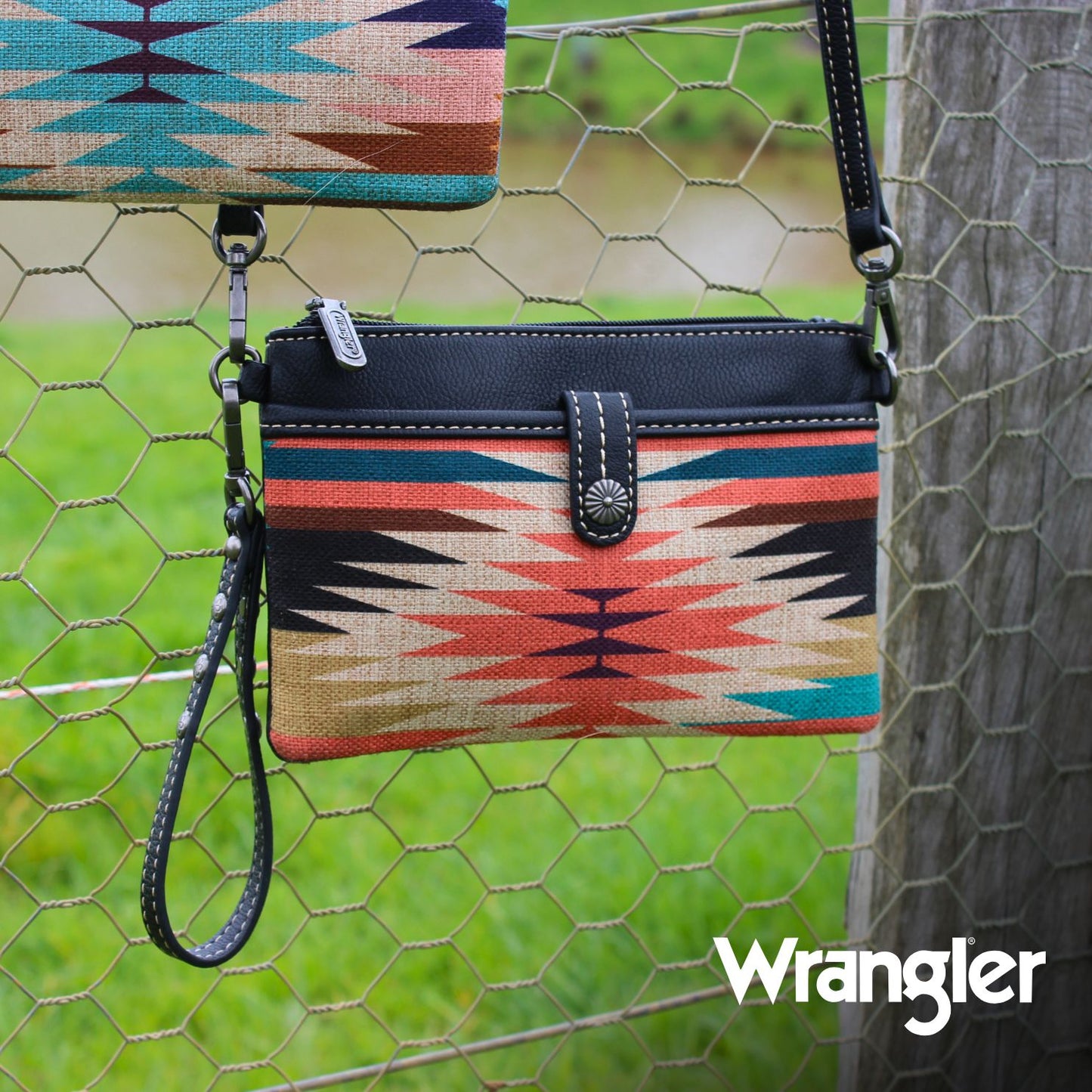 WRANGLER AZTEC CLUTCH BAG
