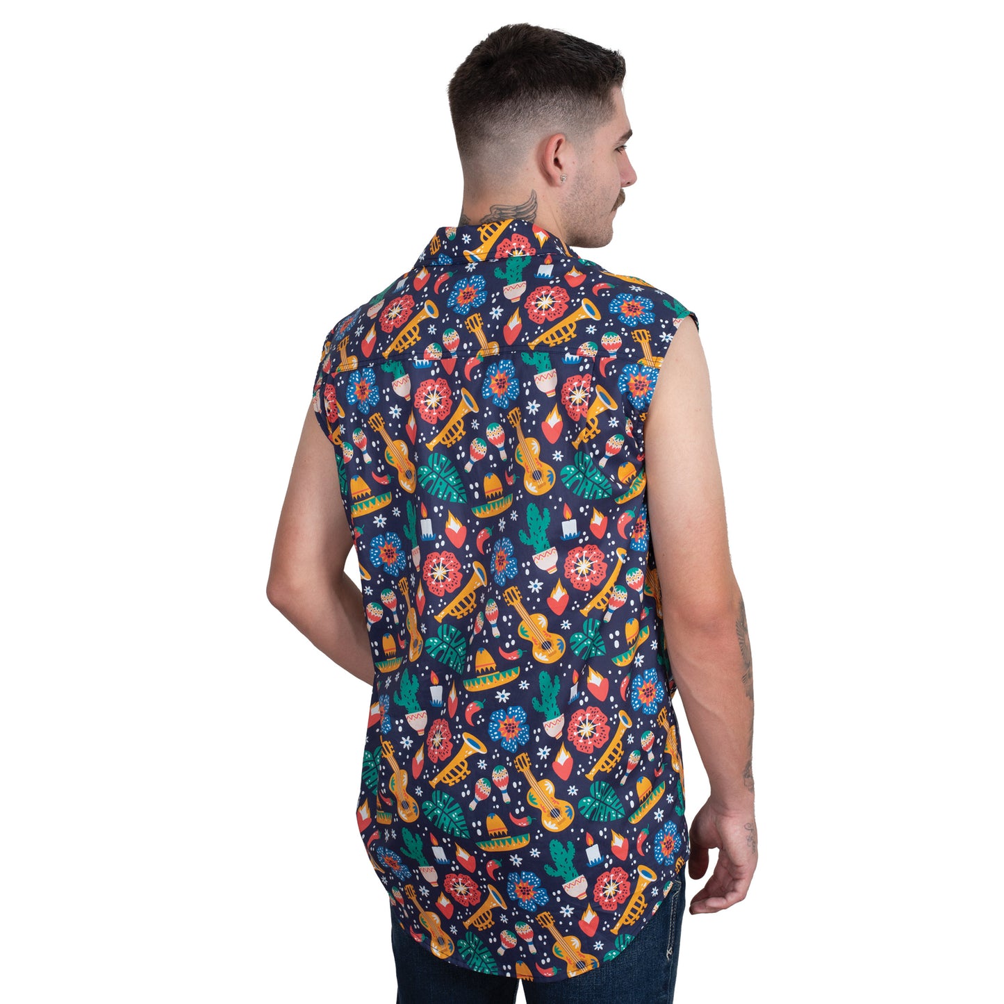JUST COUNTRY MENS LOGAN SLEEVELESS SHIRT
