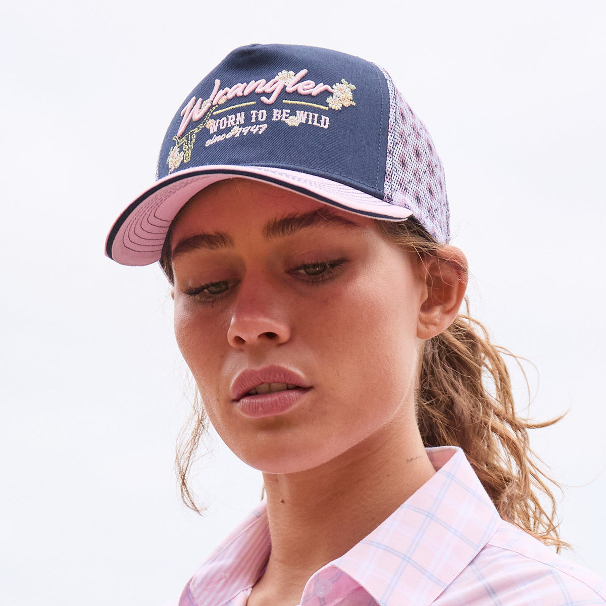 WRANGLER BELLA HIGH PROFILE PONYTAIL TRUCKER CAP